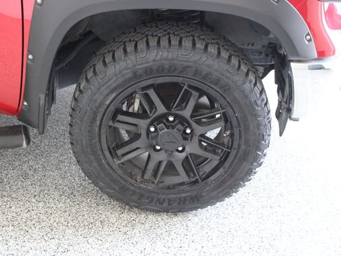 Used 2021 Toyota Tundra SR5 w/ SR5 Leather Package AWD/4WD image 5