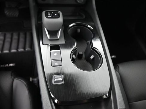 Used 2024 Nissan Rogue SV w/ SV Premium Package image 9