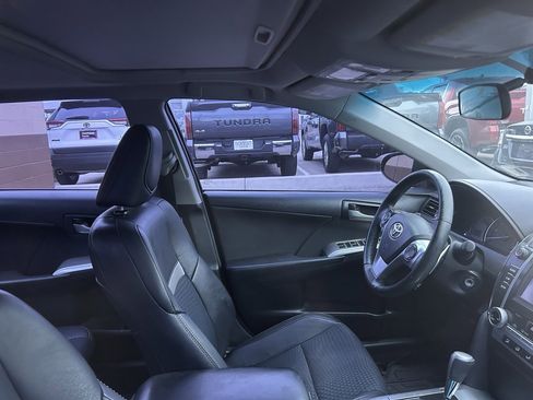 Used 2014 Toyota Camry image 6