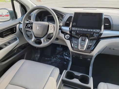 Used 2023 Honda Odyssey Touring image 18