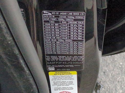 Used 2018 Jaguar E-PACE SE image 29