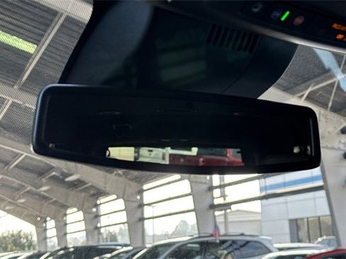 Used 2024 Chevrolet Suburban LT image 26