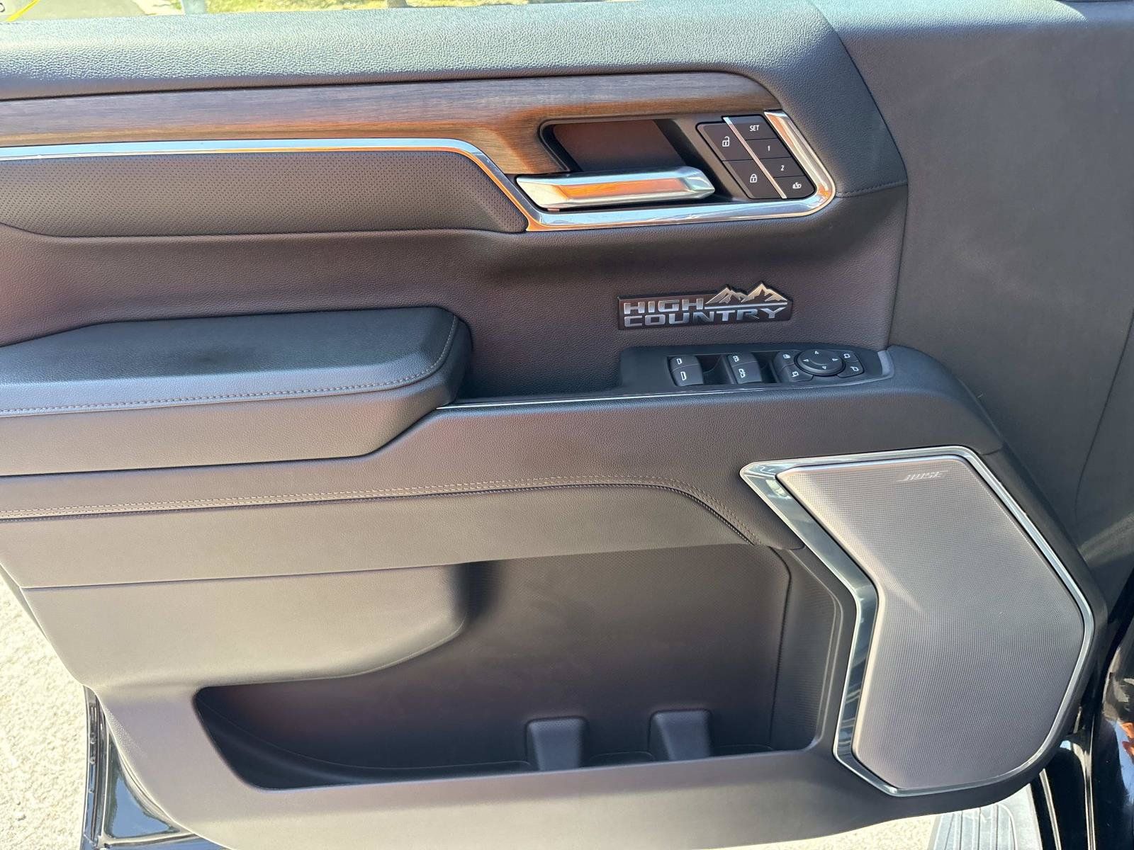 Used 2023 Chevrolet Silverado 1500 High Country w/ High Country Premium Package AWD/4WD image 12