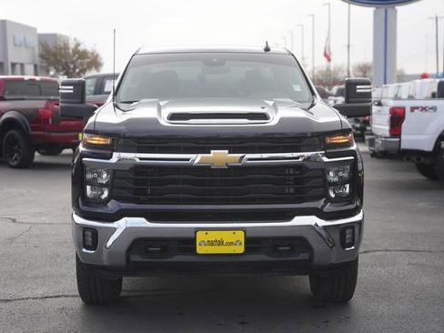 Used 2024 Chevrolet Silverado 2500 LT w/ Convenience Package image 3