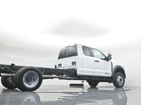 New 2026 Ford F450 XL w/ XL Chrome Package image 38