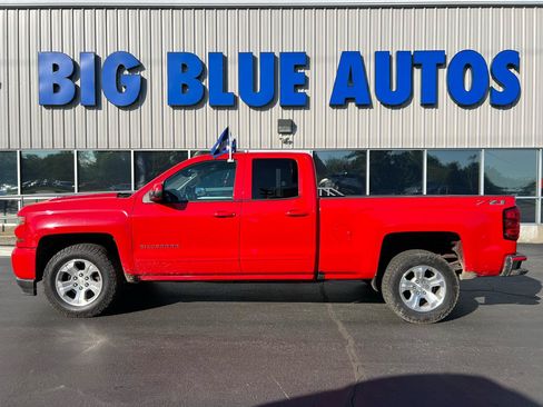 Used 2018 Chevrolet Silverado 1500 LT w/ All Star Edition AWD/4WD image 2