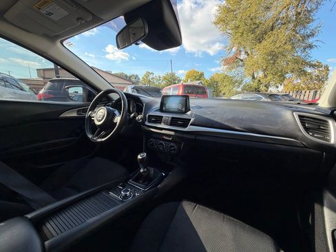 Used 2018 MAZDA MAZDA3 Sport image 25