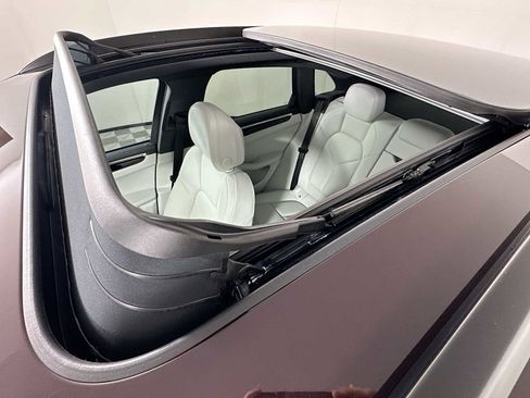 New 2026 Porsche Macan image 23