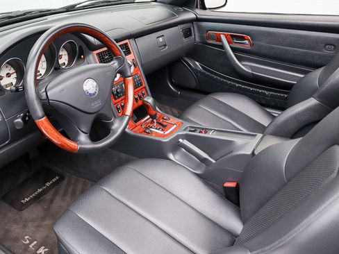 Used 2003 Mercedes-Benz SLK 320 image 25