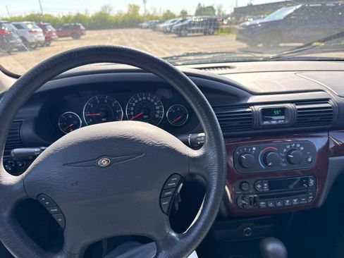 Used 2001 Chrysler Sebring LX FWD image 18