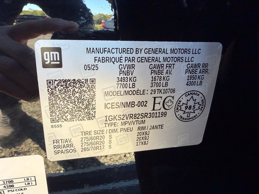 Used 2025 GMC Yukon AT4 Ultimate w/ LPO, Floor Liner Package AWD/4WD image 33