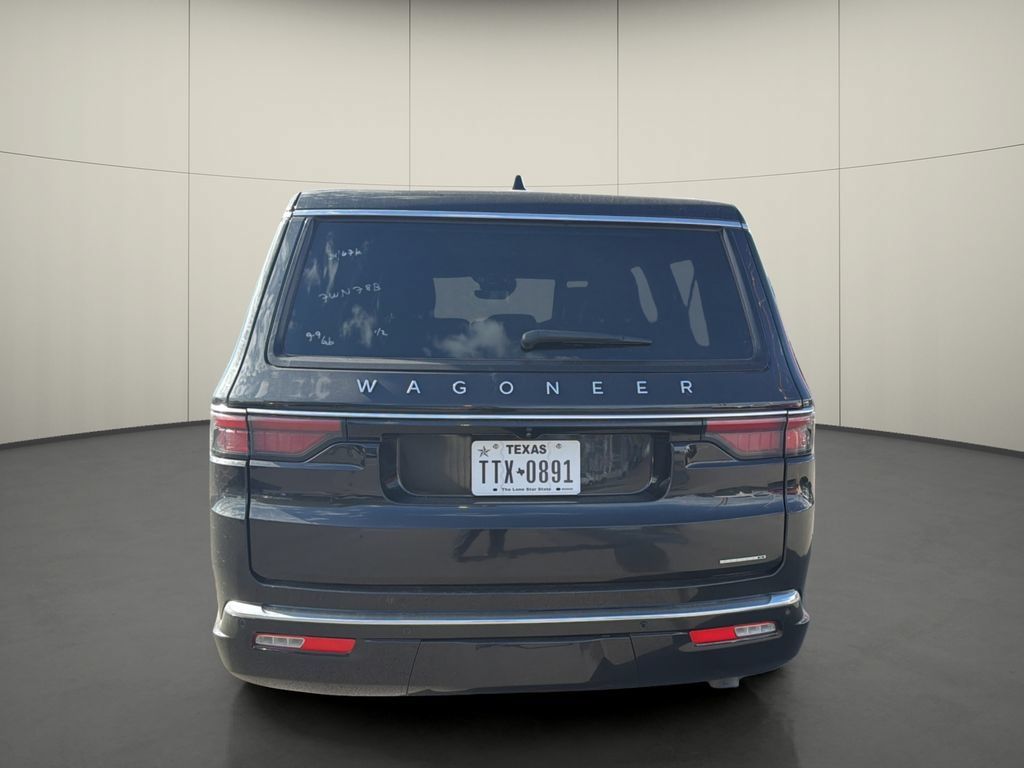 Used 2024 Jeep Wagoneer L Series II RWD image 6