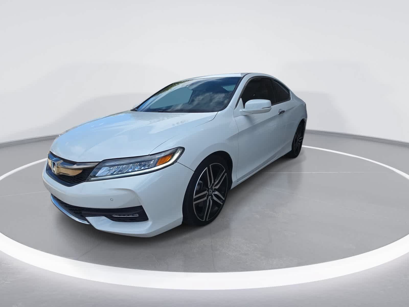 Used 2016 Honda Accord Touring image 4