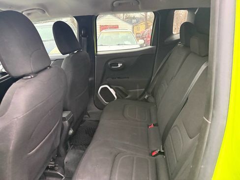 Used 2018 Jeep Renegade Latitude image 13