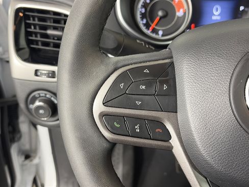 Used 2022 Jeep Cherokee Limited image 30