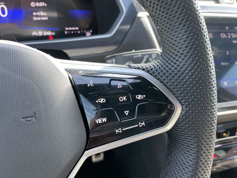 Used 2024 Volkswagen Tiguan SE R-Line image 14