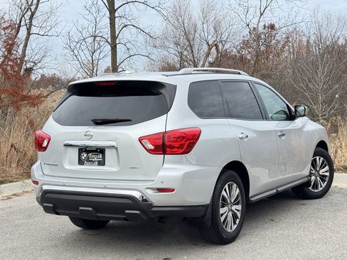 Used 2020 Nissan Pathfinder S image 6