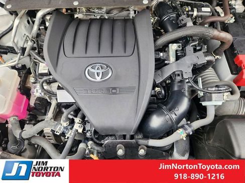 Used 2023 Toyota Highlander LE image 34