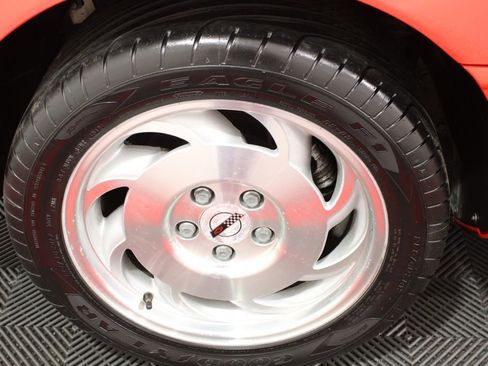 Used 1995 Chevrolet Corvette Coupe RWD image 32