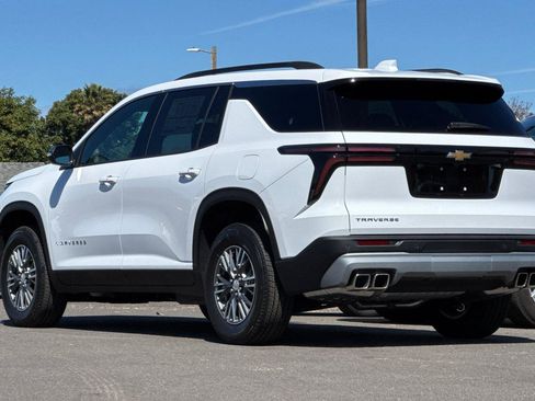 New 2026 Chevrolet Traverse LT image 7