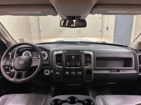 Used 2019 RAM 1500 Tradesman w/ Chrome Appearance Group image 17