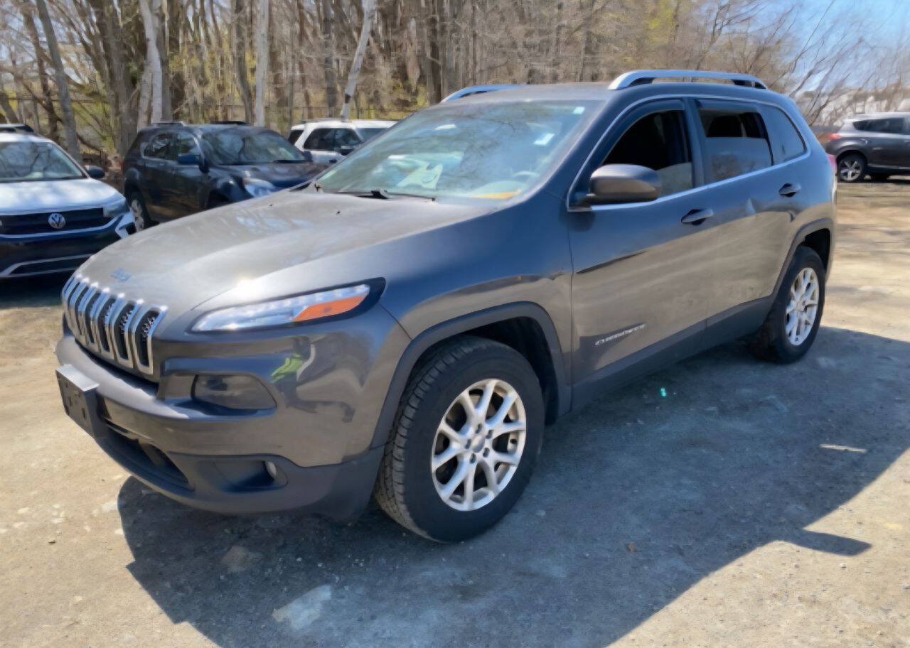 Used 2015 Jeep Cherokee Latitude w/ Cold Weather Group AWD/4WD image 1