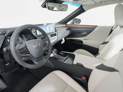 New 2025 Lexus ES 350 w/ Premium Package image 9