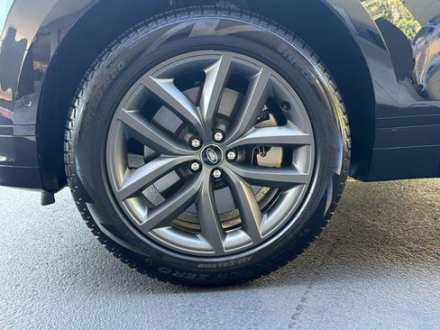 Certified 2026 Land Rover Range Rover Velar Dynamic SE AWD/4WD image 12