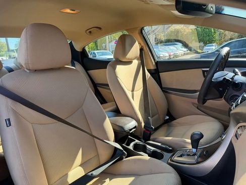 Used 2013 Hyundai Elantra GLS w/ Preferred Pkg FWD image 23
