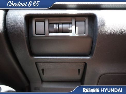 Used 2025 Subaru Crosstrek 2.5i Limited AWD/4WD image 31