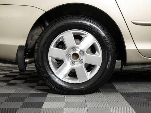 Used 2004 Toyota Sienna XLE Limited image 39