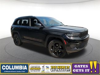Used 2023 Jeep Grand Cherokee Altitude image 1