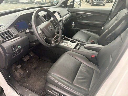 Used 2023 Honda Passport EX-L image 2