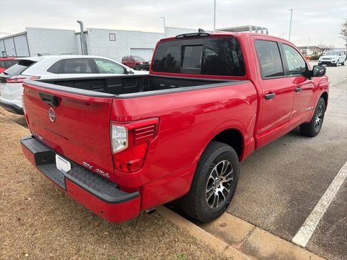 Used 2023 Nissan Titan SV image 9