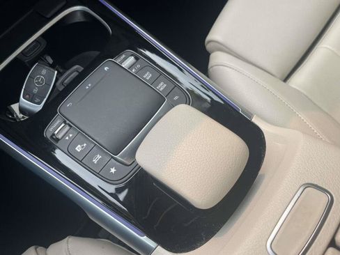 Certified 2023 Mercedes-Benz GLB 250 4MATIC image 28