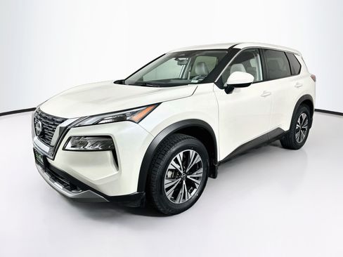 Used 2023 Nissan Rogue SV FWD image 3