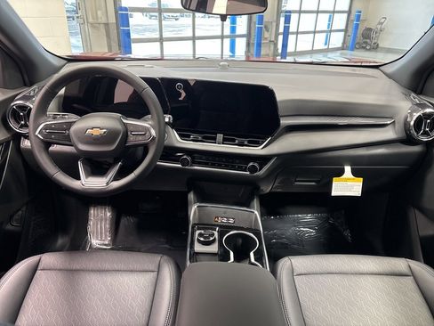 New 2026 Chevrolet Equinox LT w/ Convenience Package II image 11