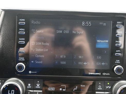 Used 2022 Toyota Highlander XLE image 18