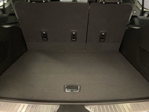 New 2026 Chevrolet Suburban Premier AWD/4WD image 25