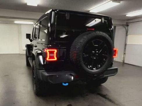 Used 2022 Jeep Wrangler Unlimited Sahara image 7