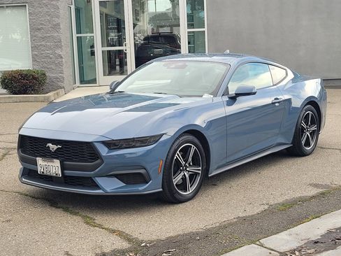 Used 2025 Ford Mustang Coupe image 8