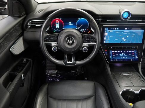 Used 2023 Maserati Grecale Modena image 21