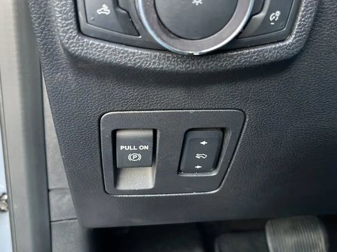 Used 2019 Ford F150 Lariat image 34