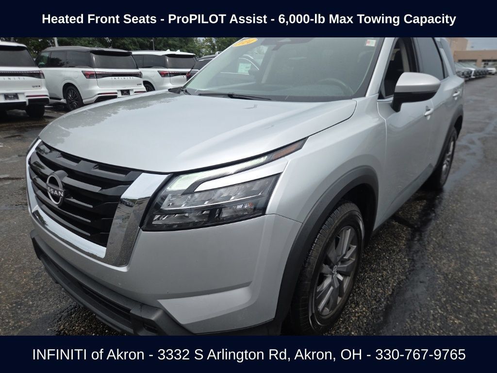 Used 2024 Nissan Pathfinder SV AWD/4WD image 1