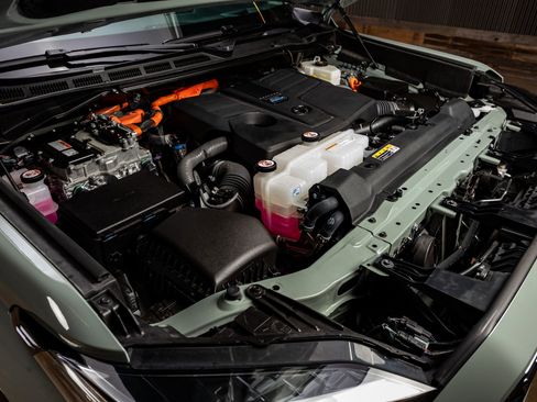 Used 2025 Toyota Sequoia Platinum w/ Tow Technology Package image 42