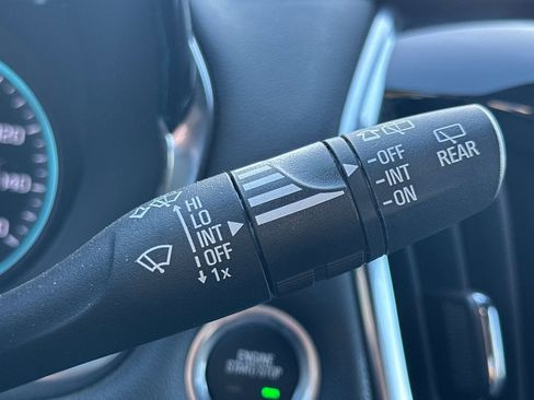 Used 2023 Chevrolet Traverse LT image 39