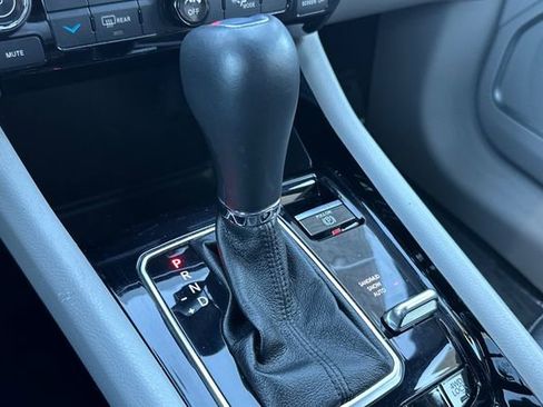 Certified 2024 Jeep Compass Limited image 4