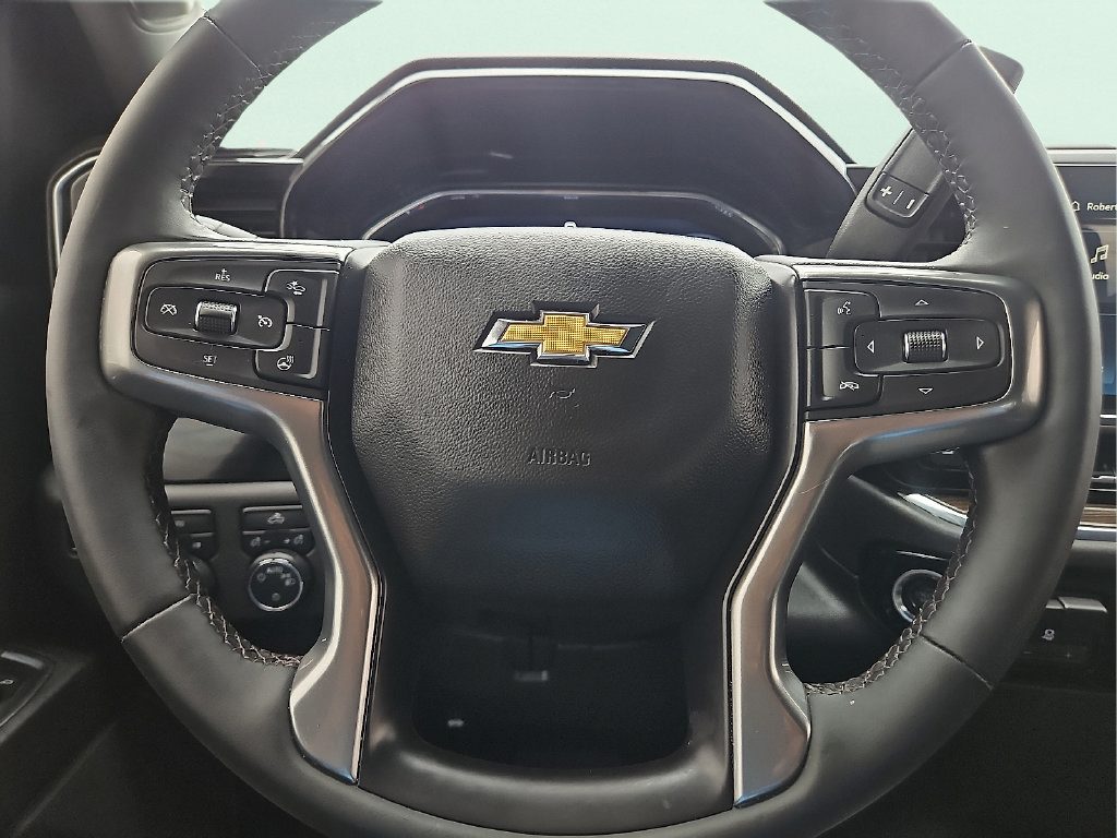 Used 2024 Chevrolet Silverado 1500 LT w/ Leather Package AWD/4WD image 19