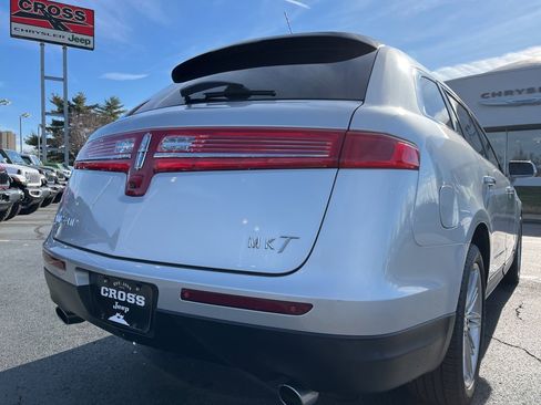 Used 2019 Lincoln MKT AWD image 67