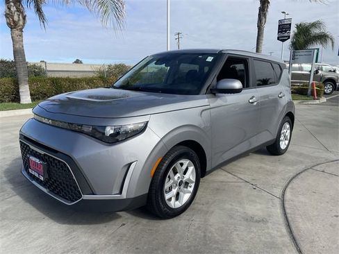 Used 2023 Kia Soul LX w/ LX Technology Package image 4